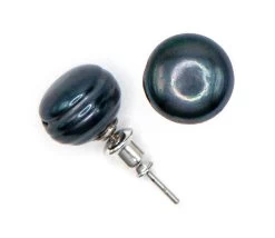 Freshwater Pearl Earrings: Black